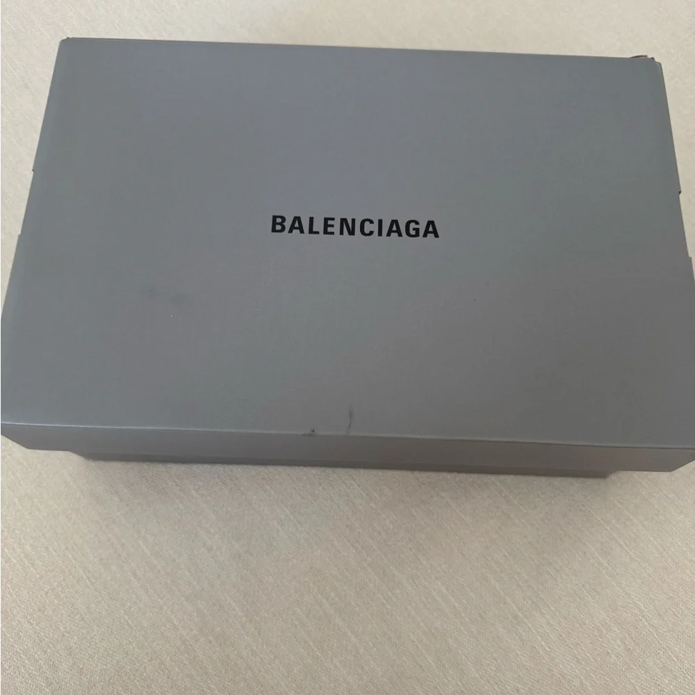 Balenciaga High Top Paris Sneakers - Picture 11 of 11